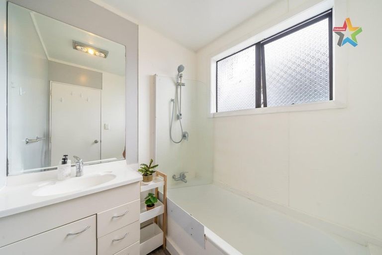 Photo of property in 2/79 Molesworth Street, Taita, Lower Hutt, 5011