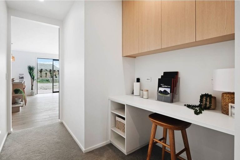 Photo of property in 18 Arion Court, Mount Pisa, Cromwell, 9383