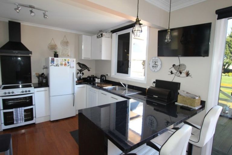 Photo of property in 1 Halls Road, Pahiatua, 4910