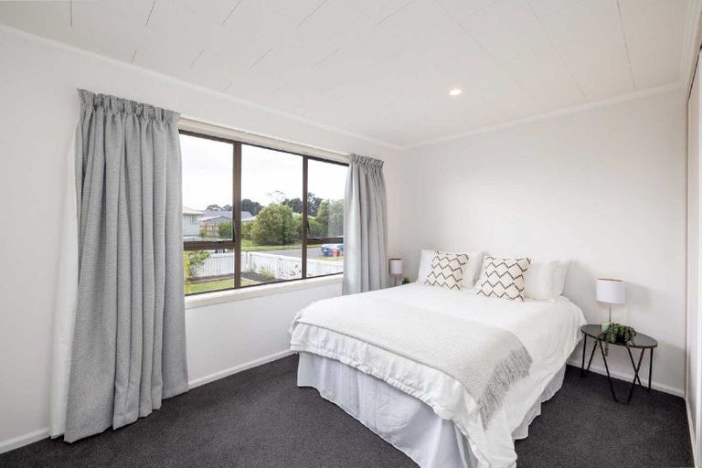 Photo of property in 60 Niven Street, Avondale, Christchurch, 8061