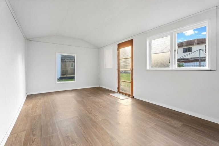 Photo of property in 43 Hutton Street, Otahuhu, Auckland, 1062