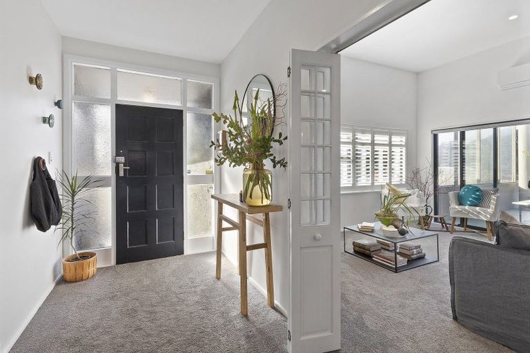 Photo of property in 40 Seatoun Heights Road, Seatoun, Wellington, 6022