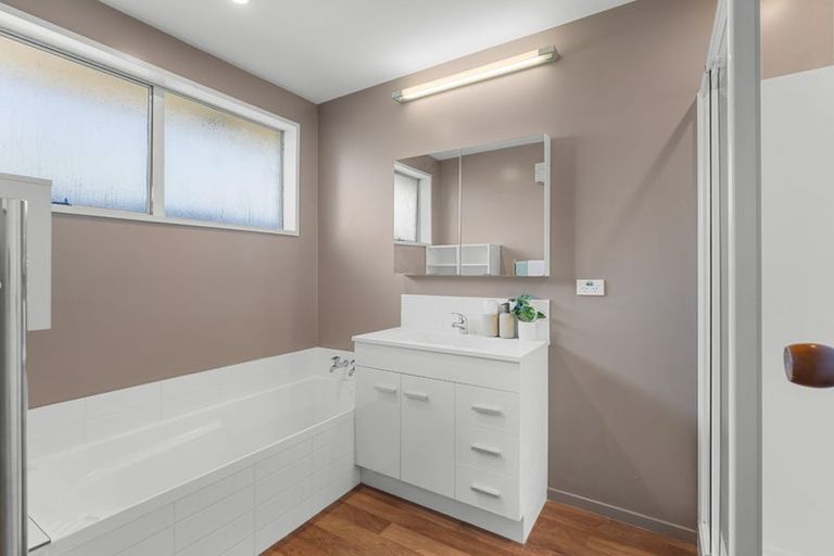 Photo of property in 21b Montclare Avenue, Ilam, Christchurch, 8041