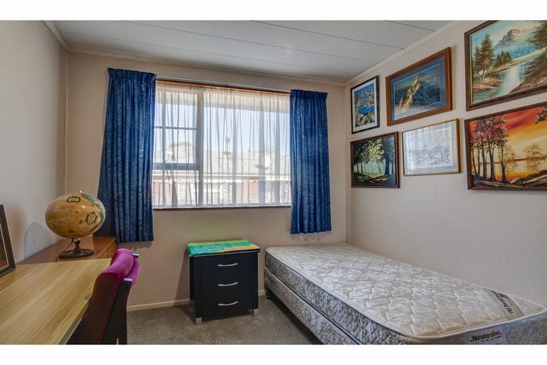 Photo of property in 2/90 Avenue Road, West End, Timaru, 7910