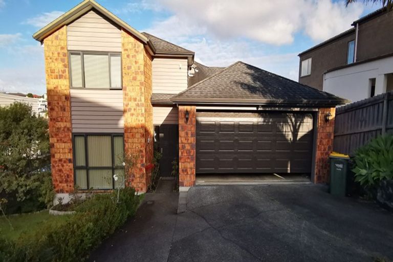 Photo of property in 34 Namsan Close, Fairview Heights, Auckland, 0632
