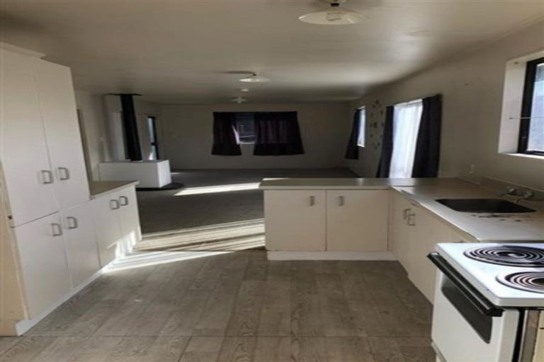 Photo of property in 2/12 Trimdon Street, Randwick Park, Auckland, 2105