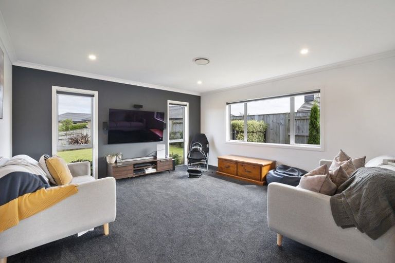 Photo of property in 42 Accolade Street, Maewa, Feilding, 4702