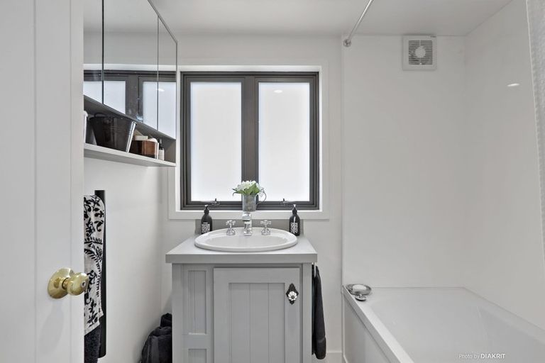 Photo of property in 1 Austin Street, Mount Victoria, Wellington, 6011