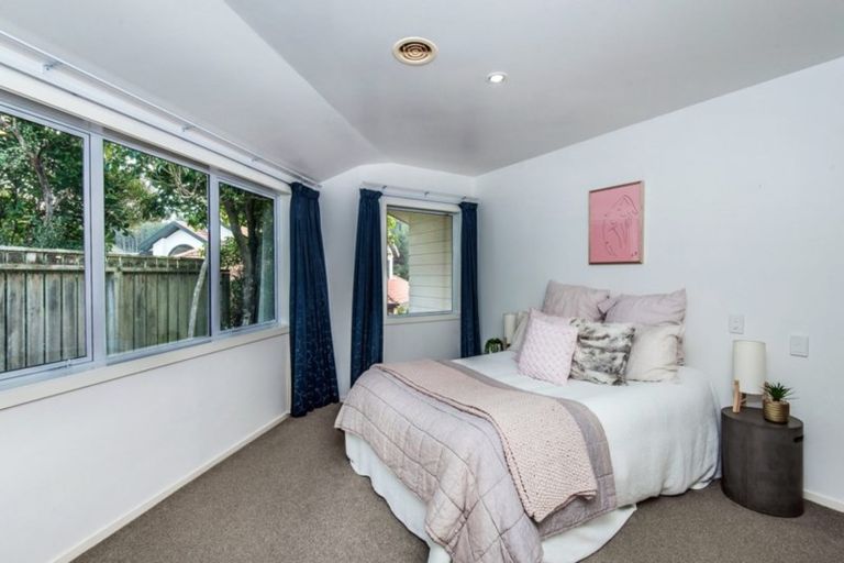 Photo of property in 10 Furlong Crescent, Churton Park, Wellington, 6037