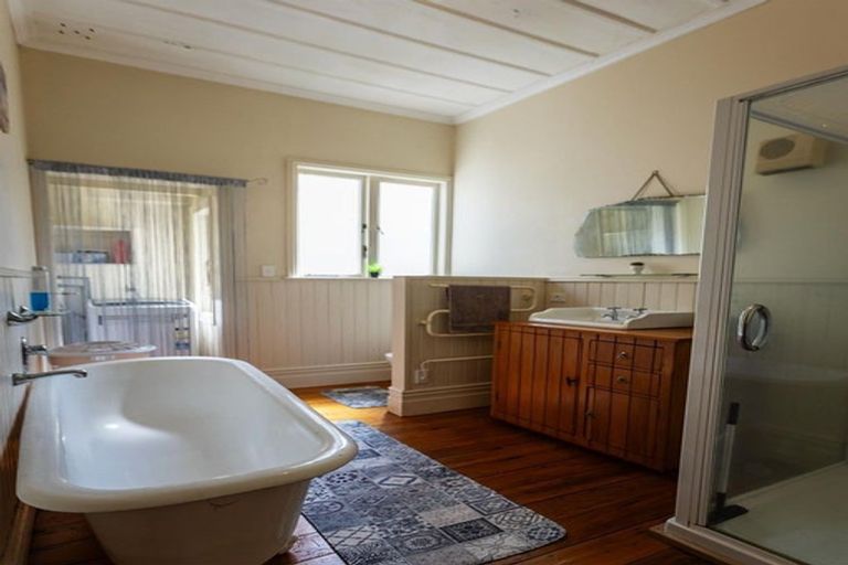 Photo of property in 106 Calliope Road, Stanley Point, Auckland, 0624