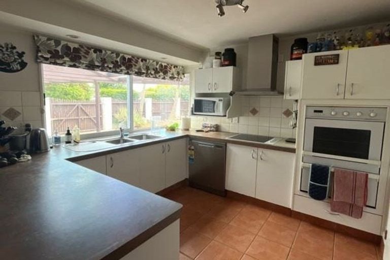 Photo of property in 2 Gairloch Place, Wattle Downs, Auckland, 2103