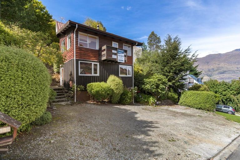 Photo of property in 255 Fernhill Road, Sunshine Bay, Queenstown, 9300