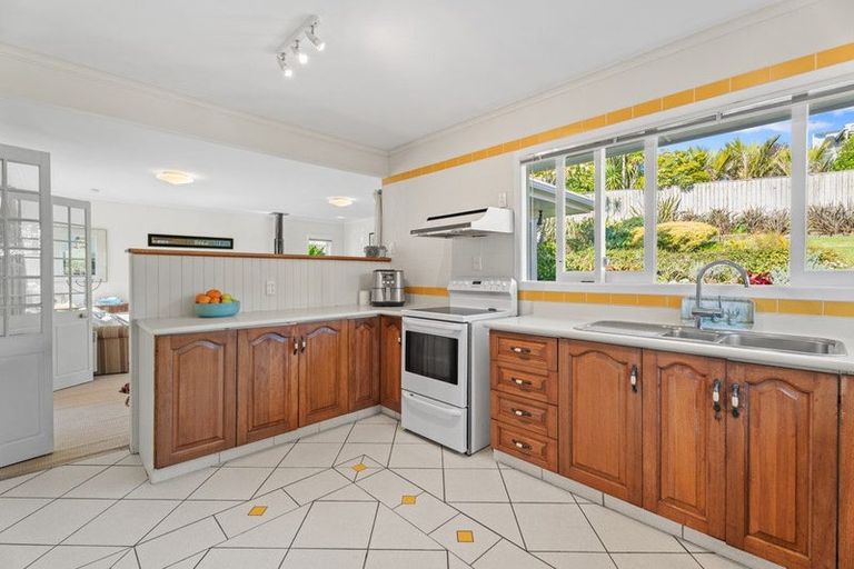 Photo of property in 42 Evelyn Road, Cockle Bay, Auckland, 2014
