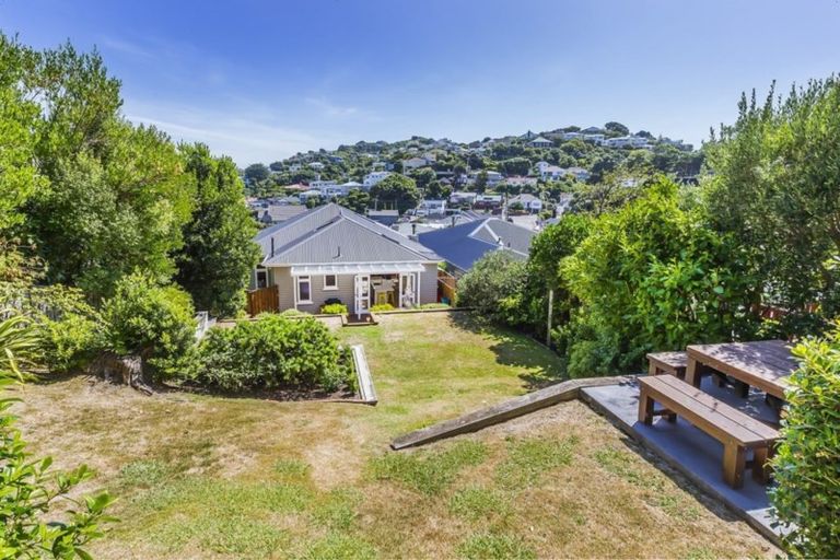 Photo of property in 21 Cavendish Square, Strathmore Park, Wellington, 6022