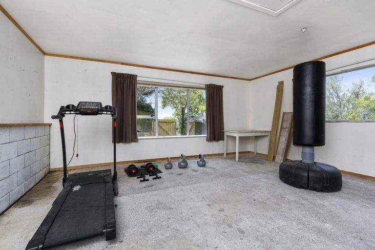 Photo of property in 14 Pitcher Place, Glen Eden, Auckland, 0602