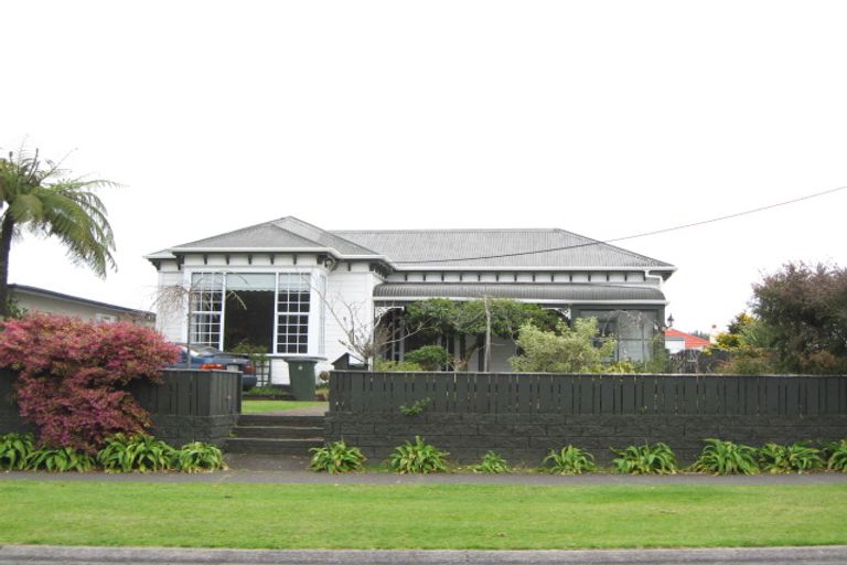 Photo of property in 37 Cracroft Street, Waitara, 4320