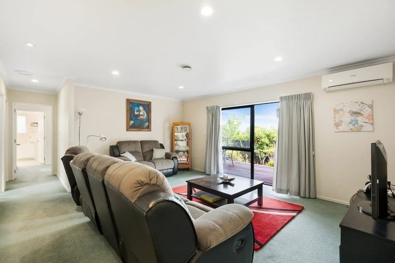 Photo of property in 320 Hill Road, The Gardens, Auckland, 2105
