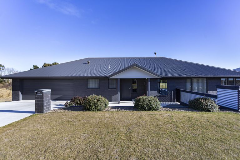 Photo of property in 13 Grove Avenue, Weston, Oamaru, 9401