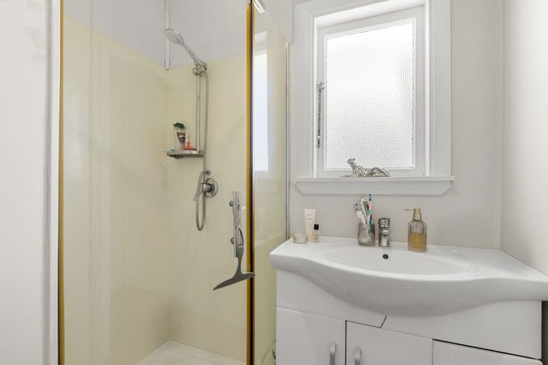 Photo of property in 146 Seabrook Avenue, New Lynn, Auckland, 0600