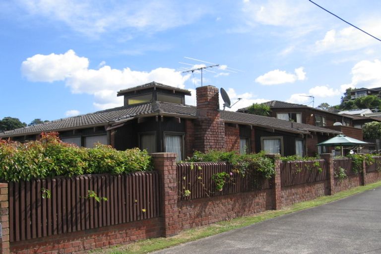 Photo of property in 29 Manly Esplanade, Browns Bay, Auckland, 0630