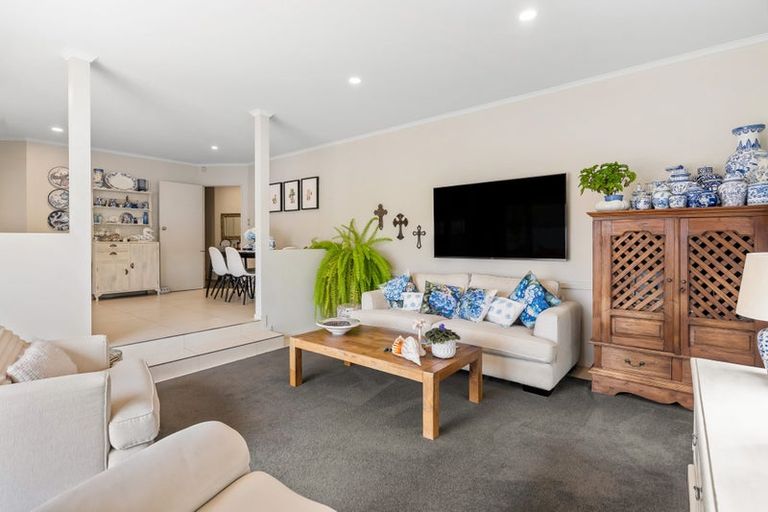 Photo of property in 1/20 Solana Court, Botany Downs, Auckland, 2010