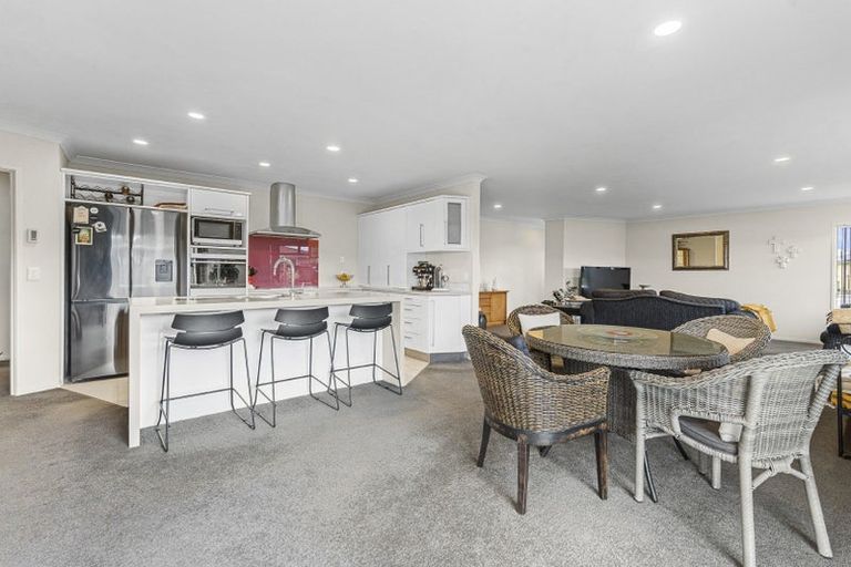 Photo of property in 379 Carrington Street, Upper Vogeltown, New Plymouth, 4310