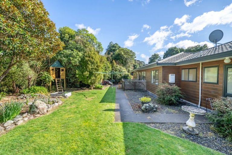 Photo of property in 13 Carlow Grove, Birchville, Upper Hutt, 5018