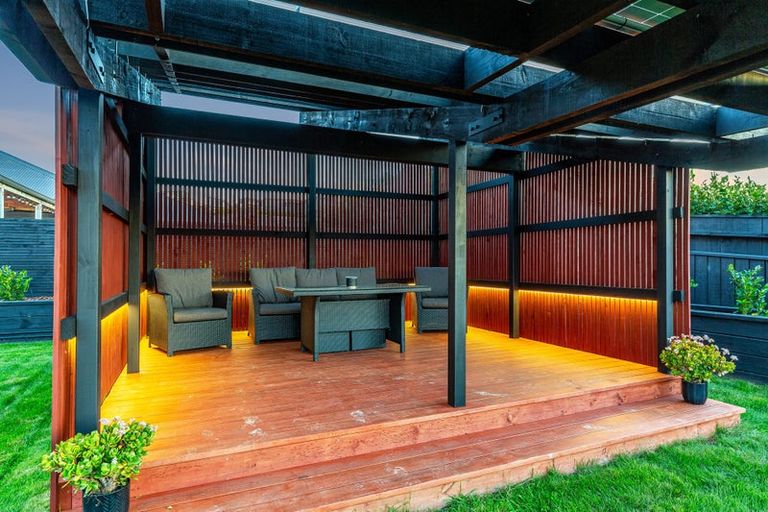 Photo of property in 10 Margaret Shields Avenue, Aotea, Porirua, 5024