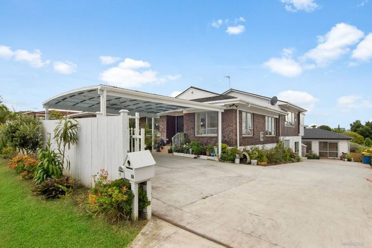 Photo of property in 44 Butterworth Drive, Glendene, Auckland, 0602