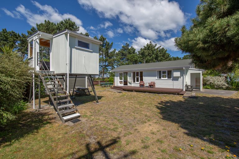 Photo of property in 39 Chamberlain Avenue, Amberley, 7481