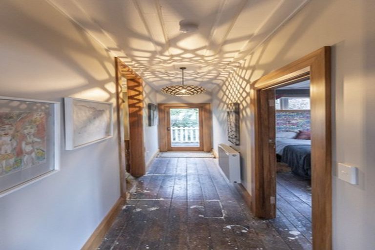 Photo of property in 16 Brewster Street, Bluff Hill, Napier, 4110