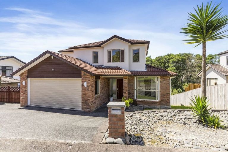 Photo of property in 14 Spoonbill Place, Unsworth Heights, Auckland, 0632