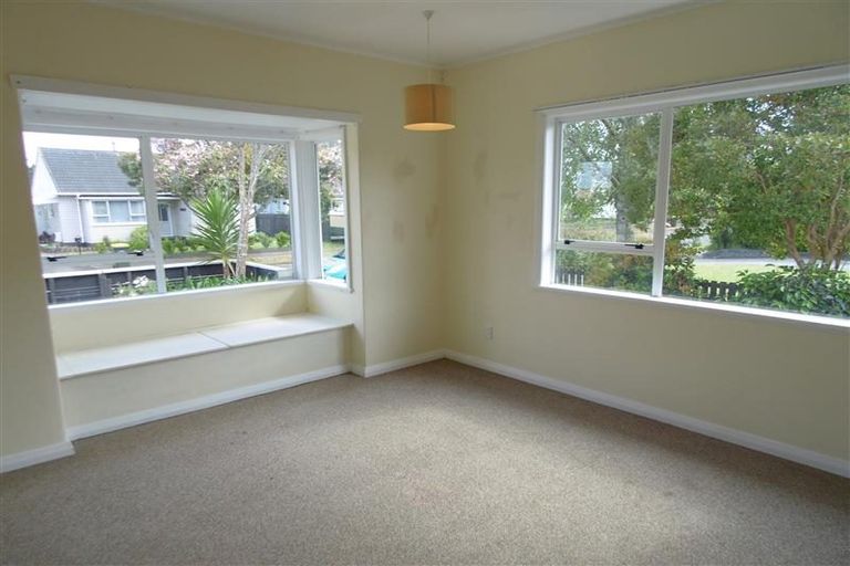 Photo of property in 14 Exeter Street, Brooklands, New Plymouth, 4310