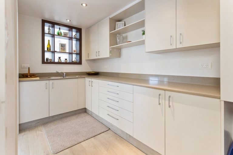 Photo of property in 10 Hei Esplanade, Whitianga, 3510