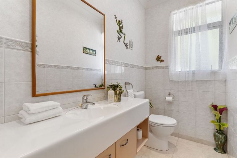 Photo of property in 565 Redoubt Road, Flat Bush, Auckland, 2019