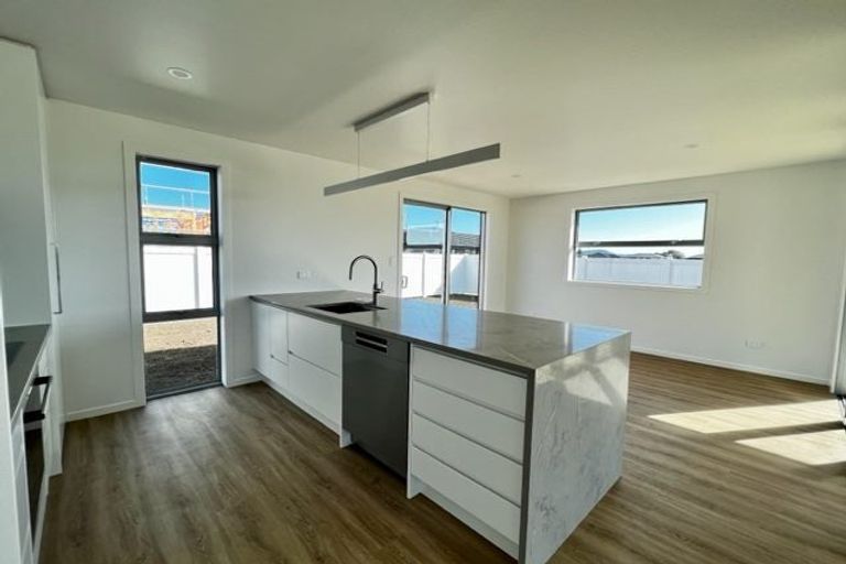 Photo of property in 4 Taurangawaka Road, One Tree Point, 0118