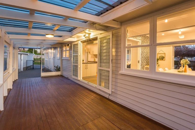 Photo of property in 11 Cara Crescent, Paparangi, Wellington, 6037