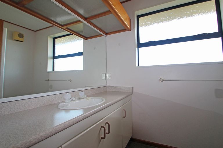 Photo of property in 22 Leven Street, South Hill, Oamaru, 9400