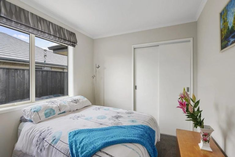 Photo of property in 30 Shillingford Boulevard, Rolleston, 7615