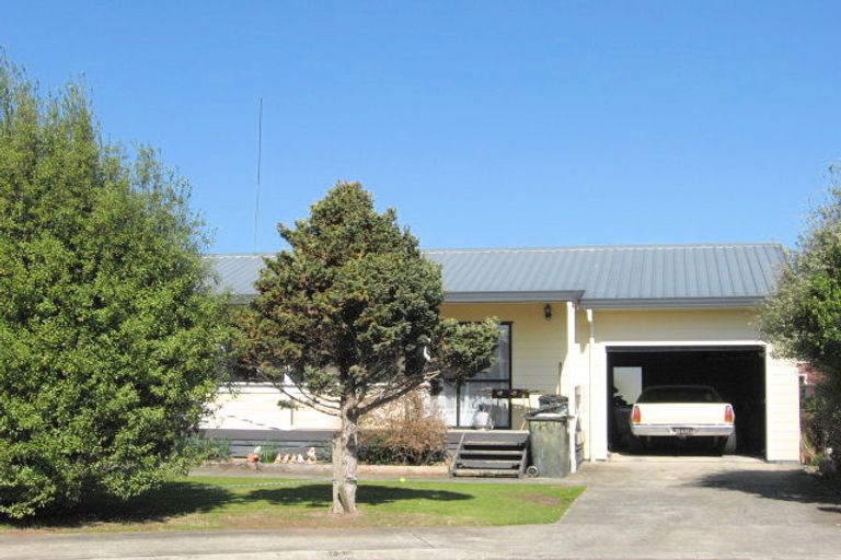 Photo of property in 2 Annette Place, Whitianga, 3510