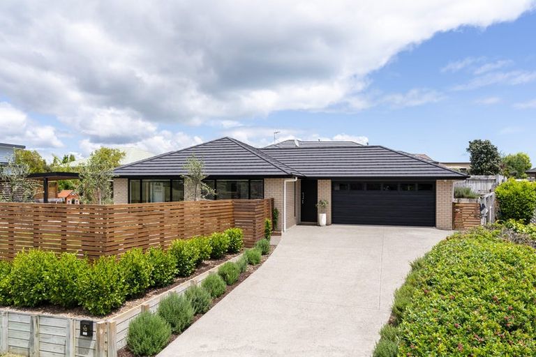 Photo of property in 10 Sovereign Way, Paraparaumu, 5032