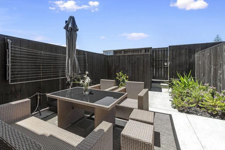 Photo of property in 18 Walter Merton Road, Hobsonville, Auckland, 0616