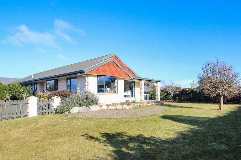 Photo of property in 17 Essex Street, Weston, Oamaru, 9401
