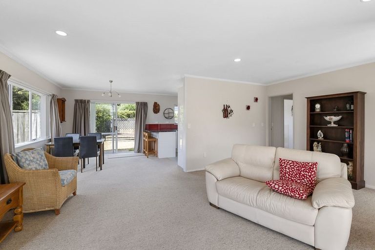 Photo of property in 23 Tobys Way, Waikanae Beach, Waikanae, 5036