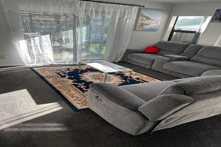 Photo of property in 9 Holland Street, Pukekohe, 2120