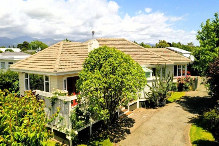Photo of property in 35 Hannan Street, Levin, 5510