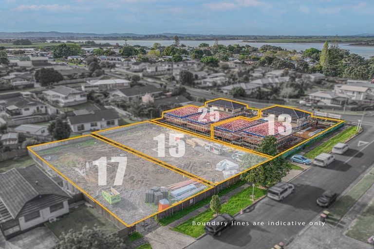 Photo of property in 1/25 Mcleod Road, Weymouth, Auckland, 2103