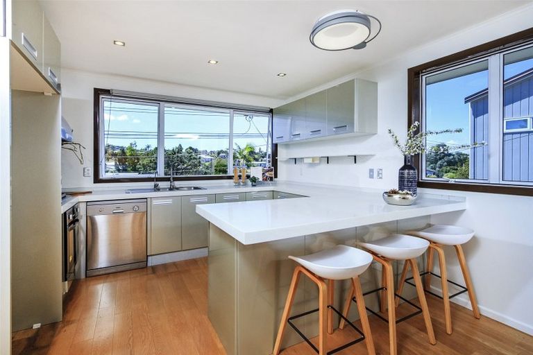 Photo of property in 32a Becroft Drive, Forrest Hill, Auckland, 0620