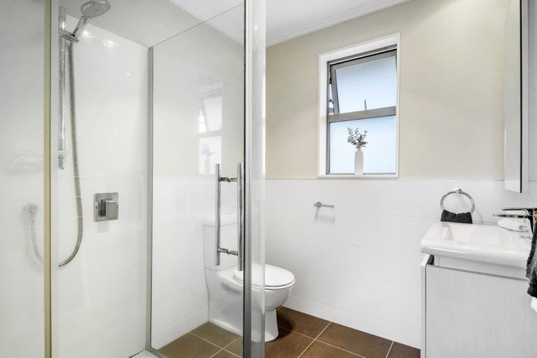 Photo of property in 18 Lemon Grove Lane, Greenhithe, Auckland, 0632