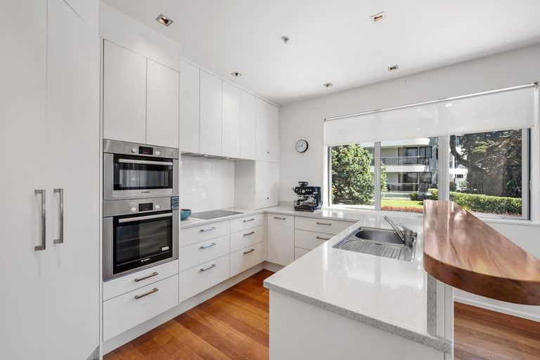 Photo of property in 1/7 The Promenade, Takapuna, Auckland, 0622